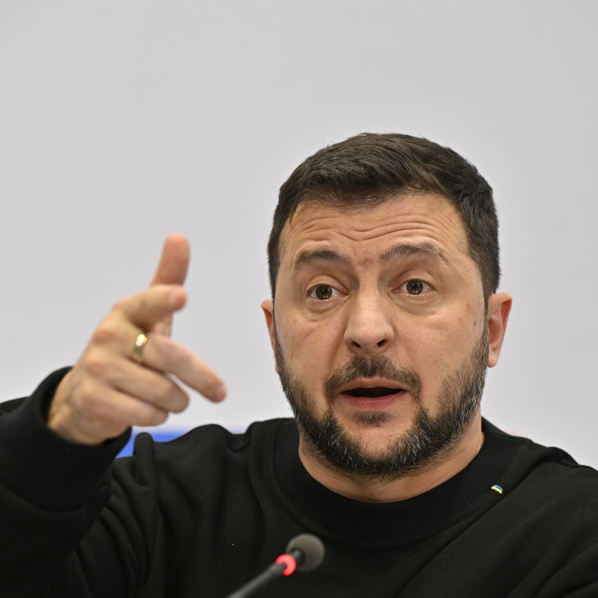 Der ukrainische Präsident Wolodymyr Selenskyj warnt vor sich dem ausbreitenden Terror. - Foto: Eric Lalmand/Belga/dpa