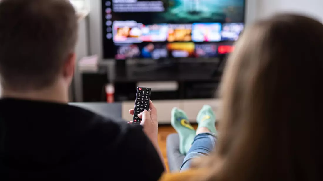 Streaming ist der große Freizeit-Trend unserer Zeit. - Bild: Daniel Reinhardt/dpa