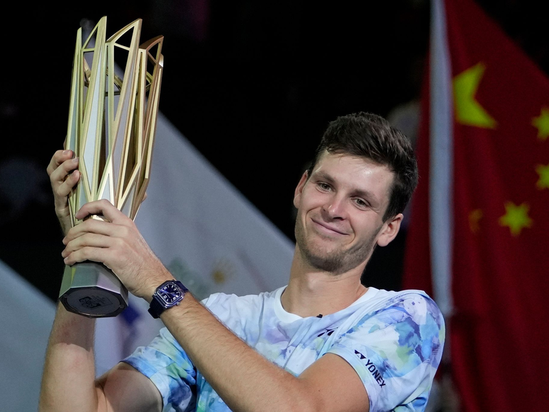 Hubert Hurkacz gewann seinen zweiten Masters-Titel. - Foto: Andy Wong/AP/dpa