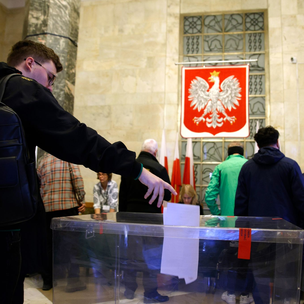 Gut 29 Millionen Bürger sind zur Wahl eines neuen Parlaments aufgerufen. - Foto: Michal Dyjuk/AP/dpa