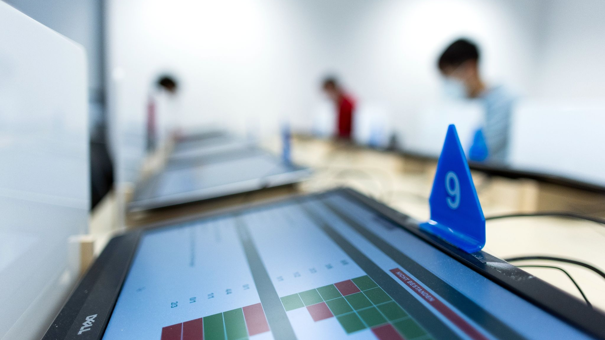 In den ersten neun Monaten dieses Jahres wurden 1,52 Millionen Prüfungen abgelegt. - Foto: Rolf Vennenbernd/dpa