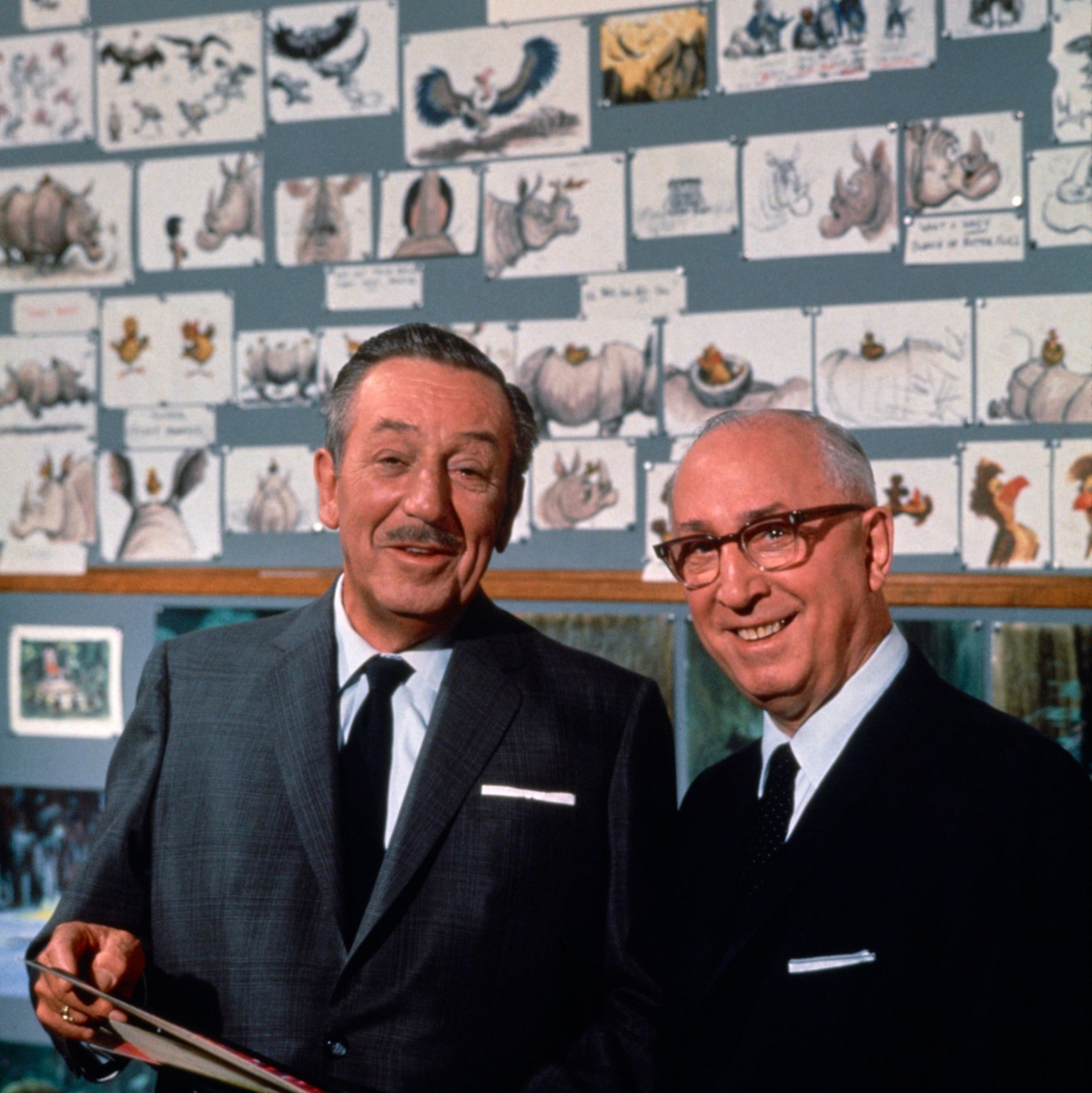 Walt (l) und Roy Disney im Jahr 1967. - Foto: Disney/Walt Disney Photo Library/dpa