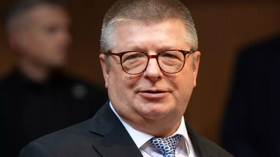 Die «Einstiegsschwelle» in den Rechtsextremismus sei gesunken, sagt der Präsident des Bundesamtes für Verfassungsschutz, Thomas Haldenwang. - Bild: Monika Skolimowska/dpa