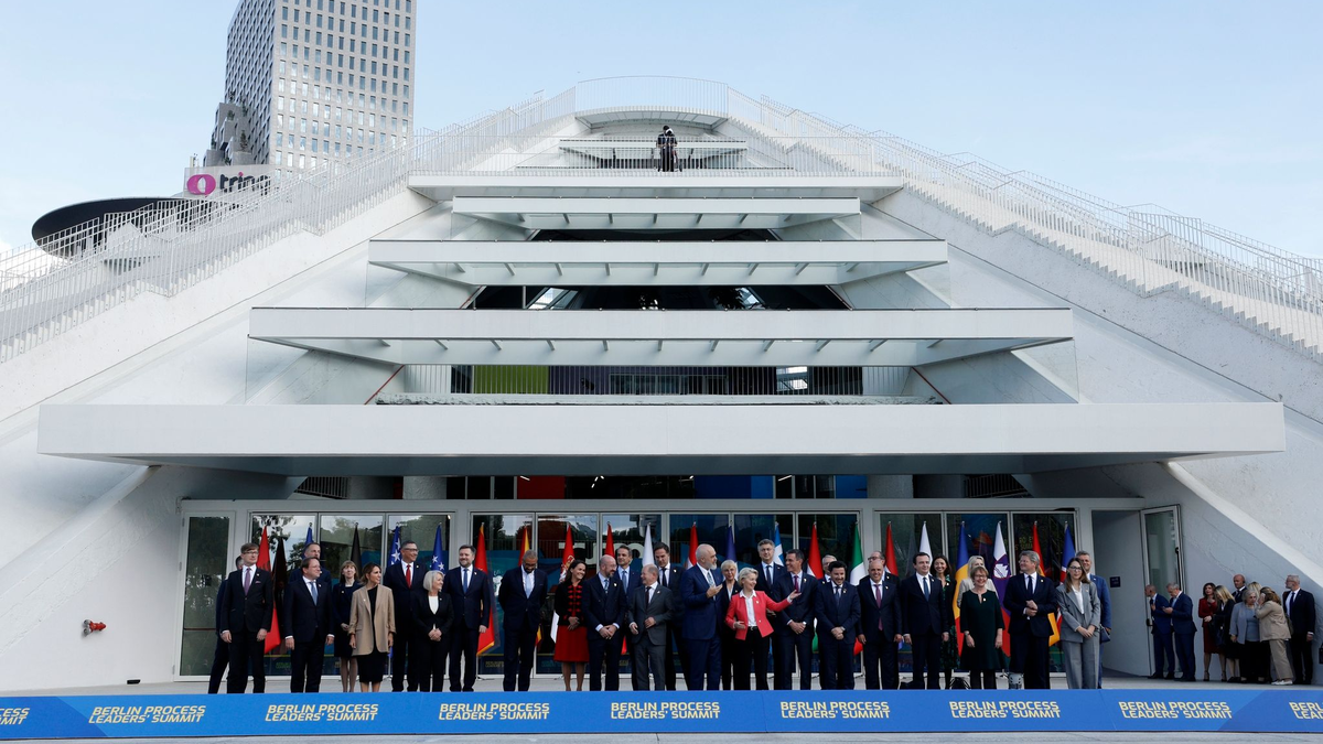 Bei dem Treffen mit den Staats- und Regierungschefs der sechs Staaten des westlichen Balkan geht es darum, deren Aufnahme in die Europäische Union voranzutreiben. - Foto: Franc Zhurda/AP/dpa