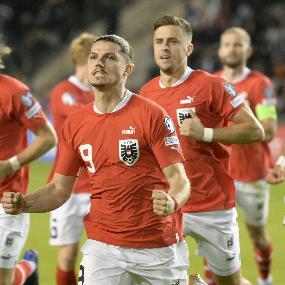 Marcel Sabitzer (vorne) erzielte den Siegtreffer für Österreich. - Foto: Robert Jaeger/APA/dpa