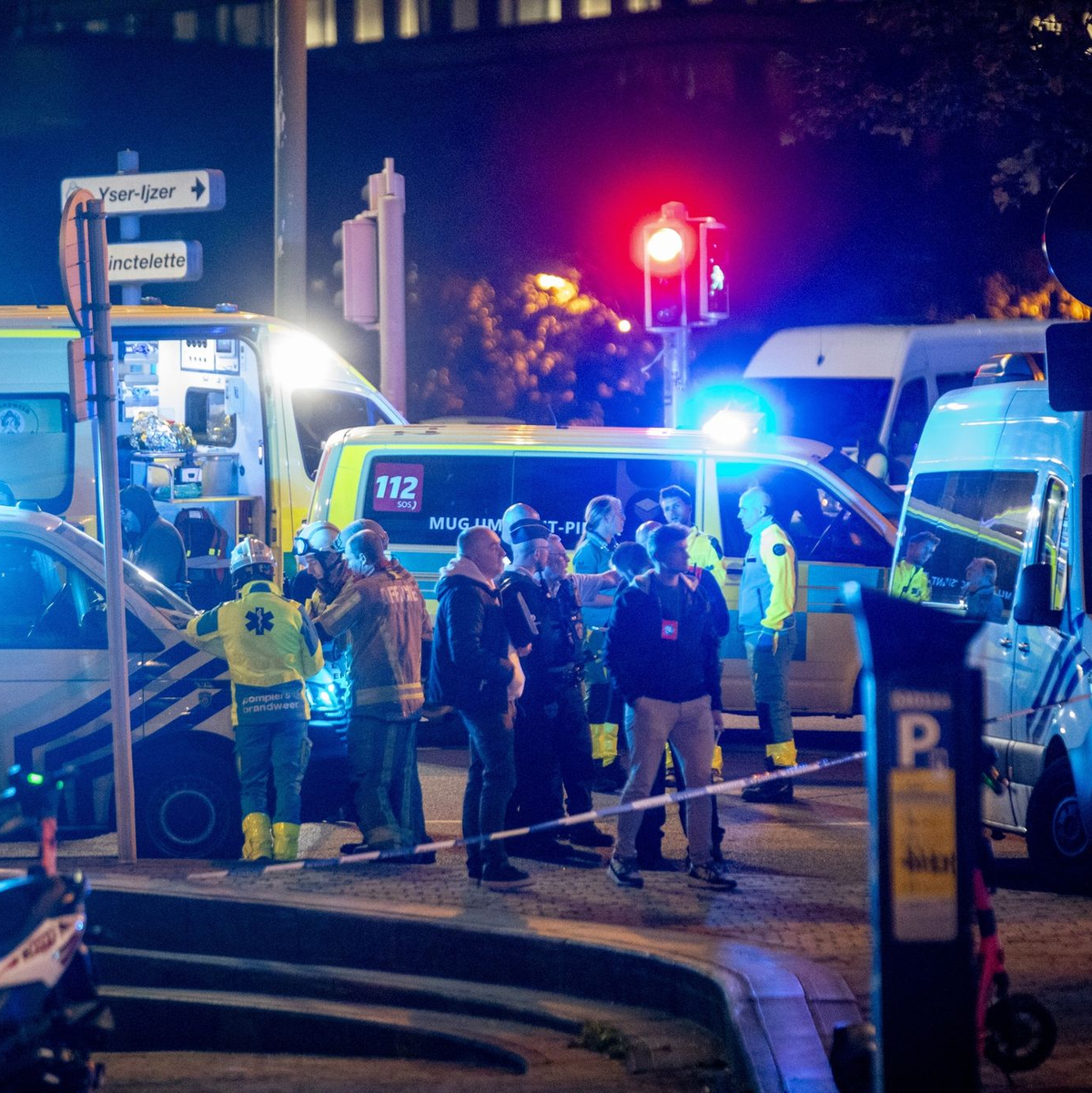 Polizisten ermitteln am Tatort in Brüssel. - Foto: Hatim Kaghat/Belga/dpa