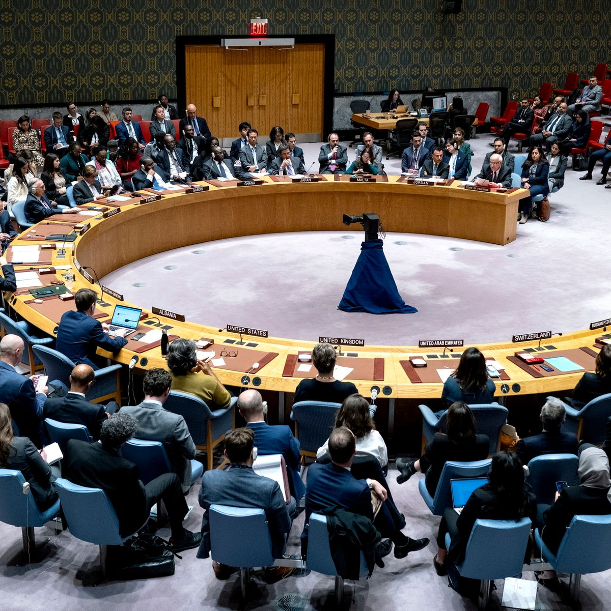 Mitglieder des Sicherheitsrats der Vereinten Nationen nach einer Abstimmung. Auch die Staats- und Regierungschefs des G7-Treffens verurteilten den iranischen Angriff aufs Schärfste. - Foto: Craig Ruttle/AP/dpa