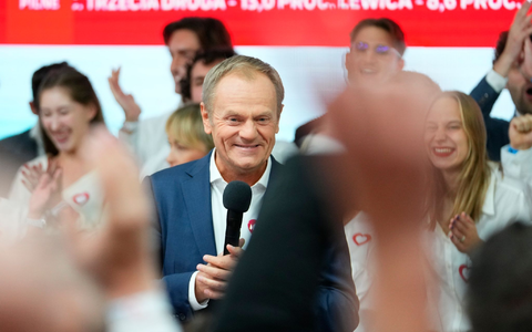 Donald Tusk, ehemaliger polnischer Ministerpräsident und Oppositionsführer, in der Parteizentrale seiner Partei in Warschau. - Foto: Petr David Josek/AP