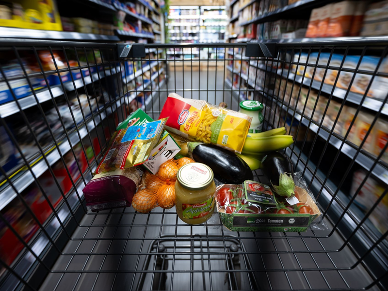 «Skimpflation» ist für Kundinnen und Kunden beim Einkauf nur schwer auszumachen. - Foto: Sven Hoppe/dpa