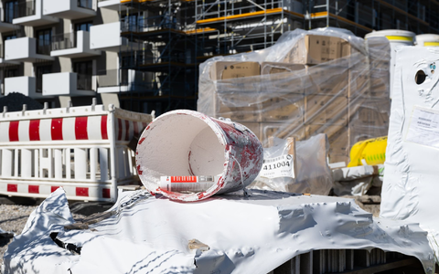 Baumaterial an der Baustelle eines Neubaus in München. Vor allem mineralische Baustoffe wie Zement oder Bausand sind noch mal deutlich teurer geworden. - Foto: Sven Hoppe/dpa Baumaterial an der Baustelle eines Neubaus in München. Vor allem mineralische Baustoffe wie Zement oder Bausand sind noch mal deutlich teurer geworden. - Foto: Sven Hoppe/dpa