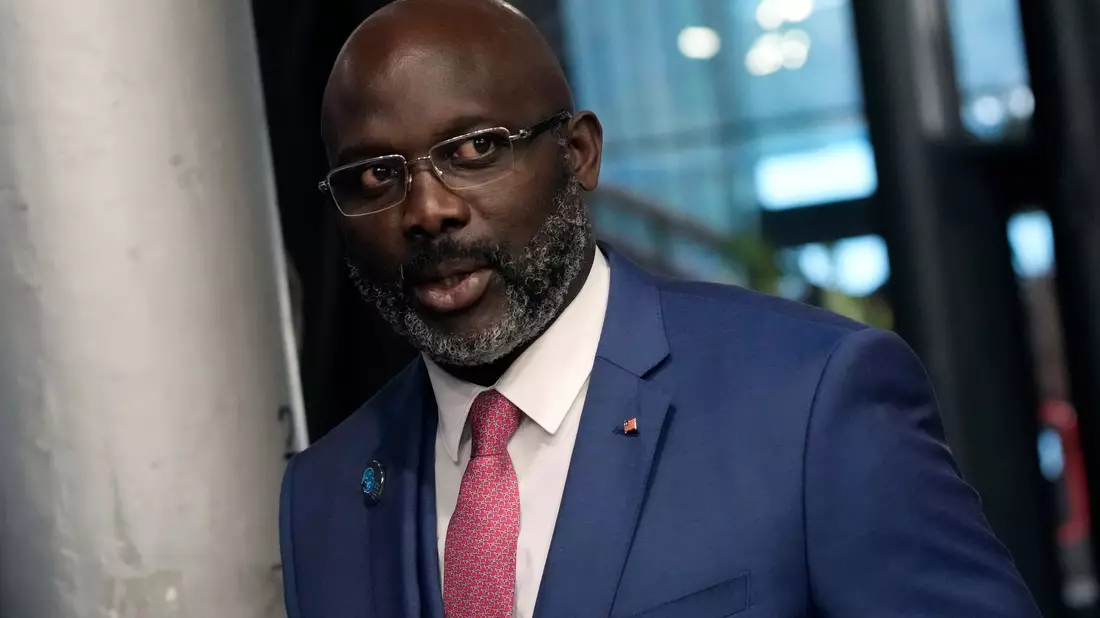 George Weah, Präsident von Liberia. Zwei Jahrzehnte nach Ende eines verheerenden Bürgerkriegs wählen die Bürger des westafrikanischen Staats Liberia einen neuen Präsidenten. - Bild: Christophe Ena/AP/dpa
