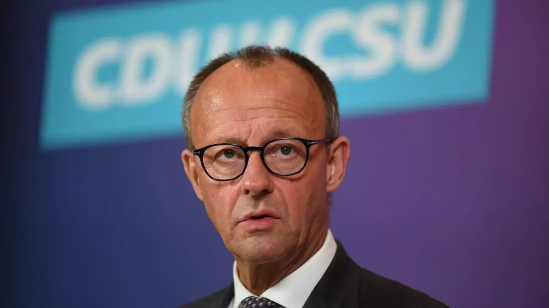 Friedrich Merz, CDU Bundesvorsitzender und Fraktionsvorsitzender der CDU/CSU Fraktion, knüpft ein Mitwirken der Union bei Migration an Bedingungen. - Bild: Serhat Kocak/dpa