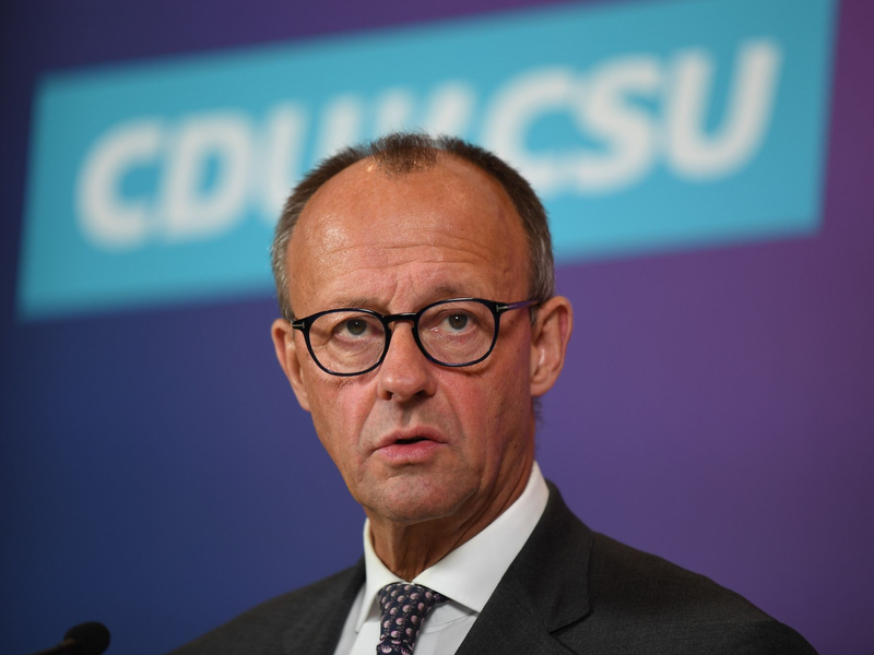 Friedrich Merz, CDU Bundesvorsitzender und Fraktionsvorsitzender der CDU/CSU Fraktion, knüpft ein Mitwirken der Union bei Migration an Bedingungen. - Foto: Serhat Kocak/dpa