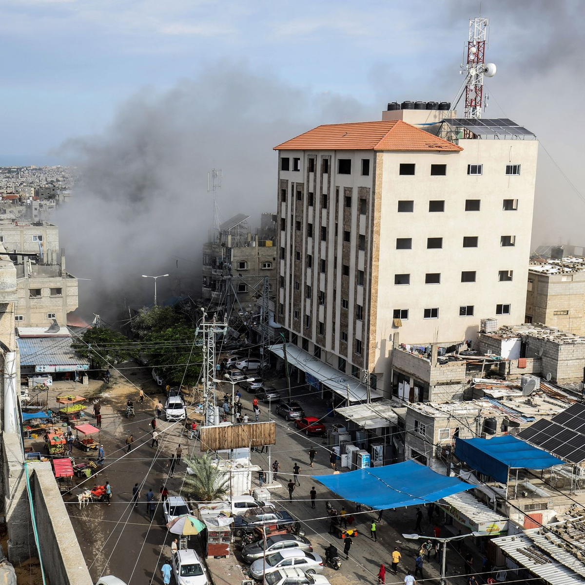 Die Hamas feuert Raketen aus dem Gazastreifen auf Israel ab. - Foto: Abed Rahim Khatib/dpa