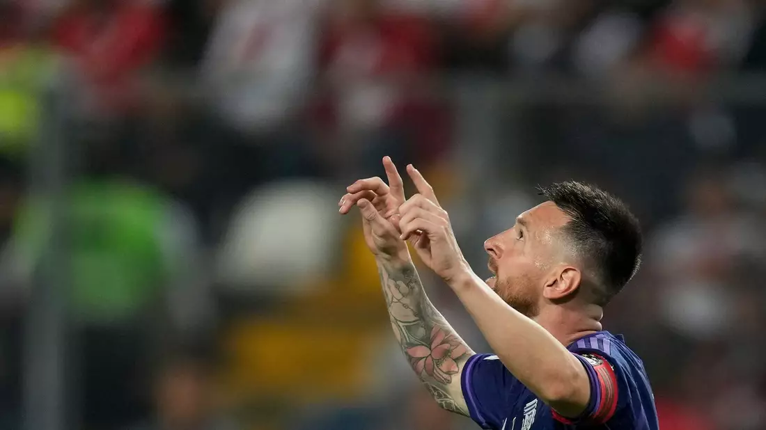 Argentiniens Superstar Lionel Messi erzielte zwei Tore gegen Peru. - Bild: Martin Mejia/AP