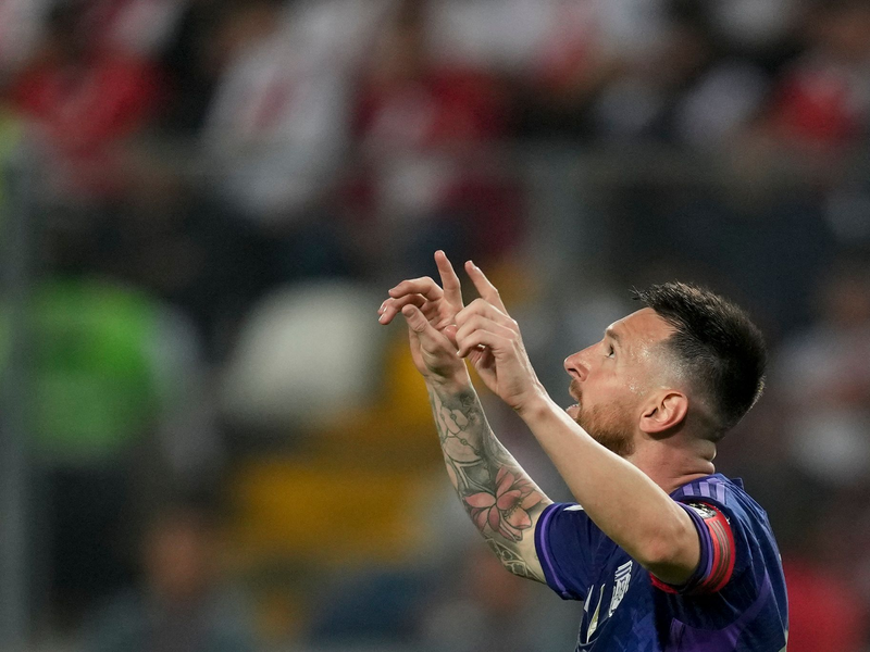 Argentiniens Superstar Lionel Messi erzielte zwei Tore gegen Peru. - Foto: Martin Mejia/AP