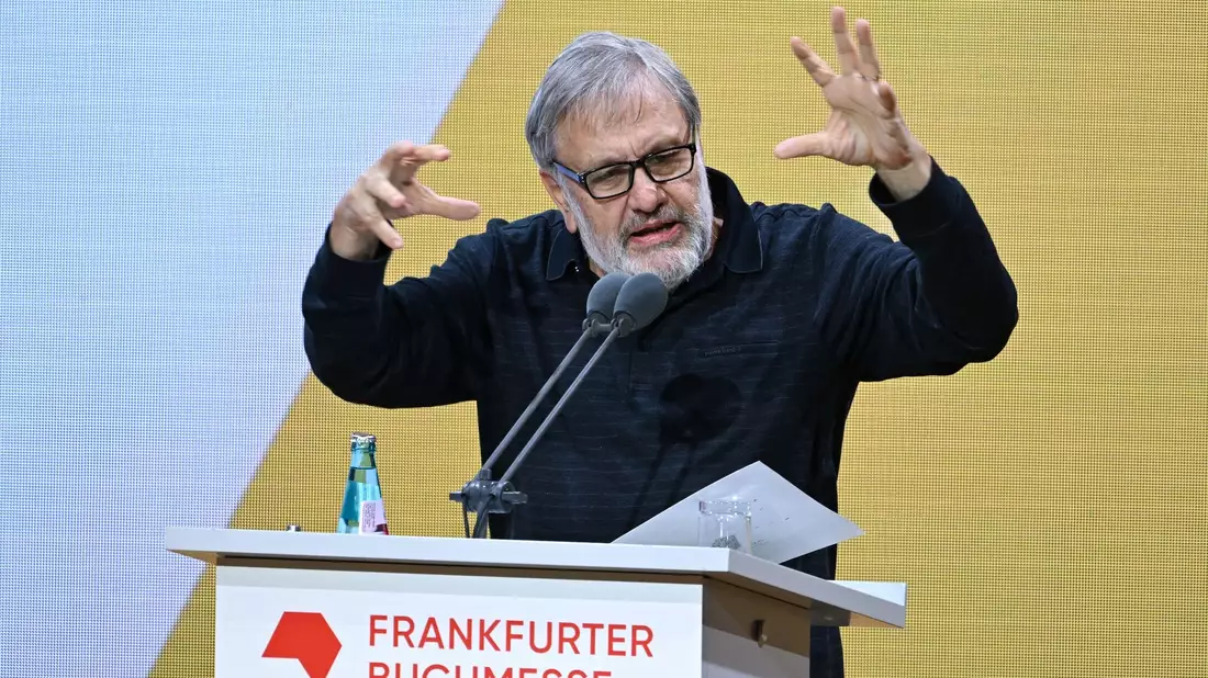 Der slowenische Philosoph Slavoj Zizek bei der Eröffnungsfeier der Frankfurter Buchmesse. - Bild: Arne Dedert/dpa