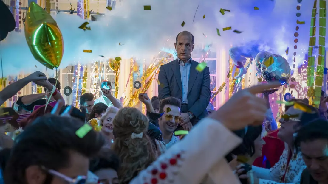 Christoph Maria Herbst als Hochzeitsplaner in einer Szene des Films «Ein Fest fürs Leben». - Bild: Conny Klein/Warner Bros. Entertainment GmbH/dpa