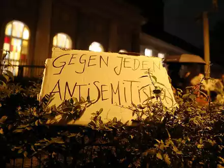 Mahnwache vor der Synagoge (Archiv) - Foto: über dts Nachrichtenagentur
