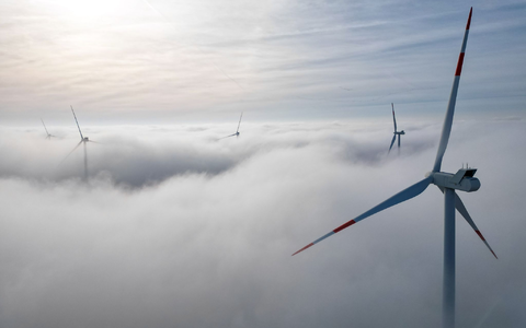Windräder in einem Windpark westlich von Halle. - Bild: Jan Woitas/dpa