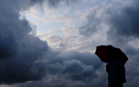 Mit Tief «Viktor» zieht von Südwesten her regnerisches Wetter auf. - Bild: Martin Gerten/dpa