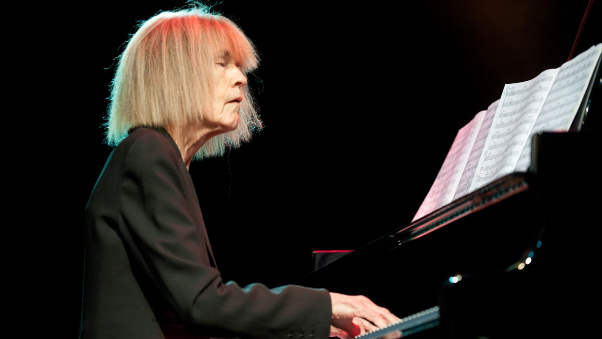 Carla Bley auf dem Moers Festival 2012. Jetzt ist die Pianistin im Alter von 87 Jahren gestorben. - Foto: Bernd Thissen/dpa