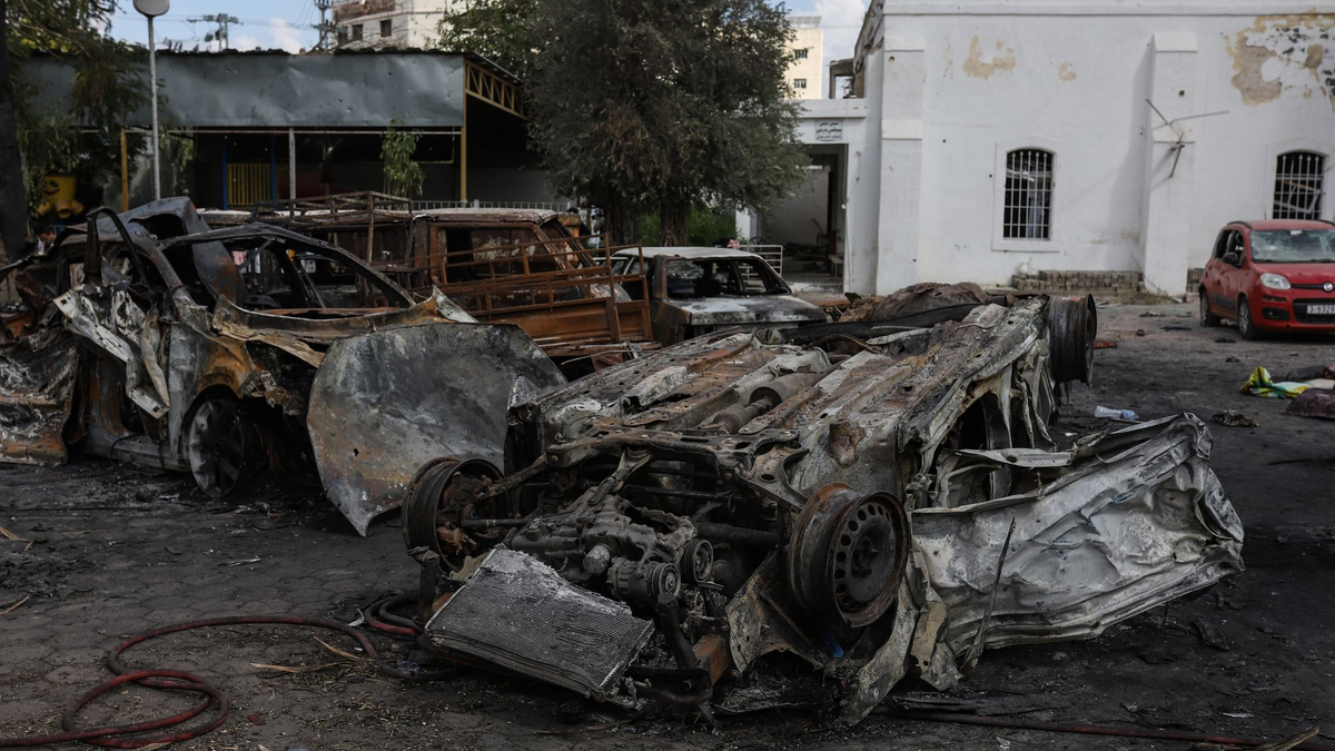 Nach dem Explosion am Krankenhaus Ahli Arab. - Foto: Mohammad Abu Elsebah/dpa