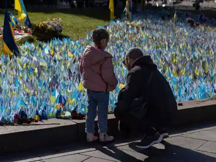 Russland hat die ukrainische Hauptstadt Kiew in der Nacht massiv aus der Luft angegriffen.  - Foto: Alex Babenko/AP/dpa