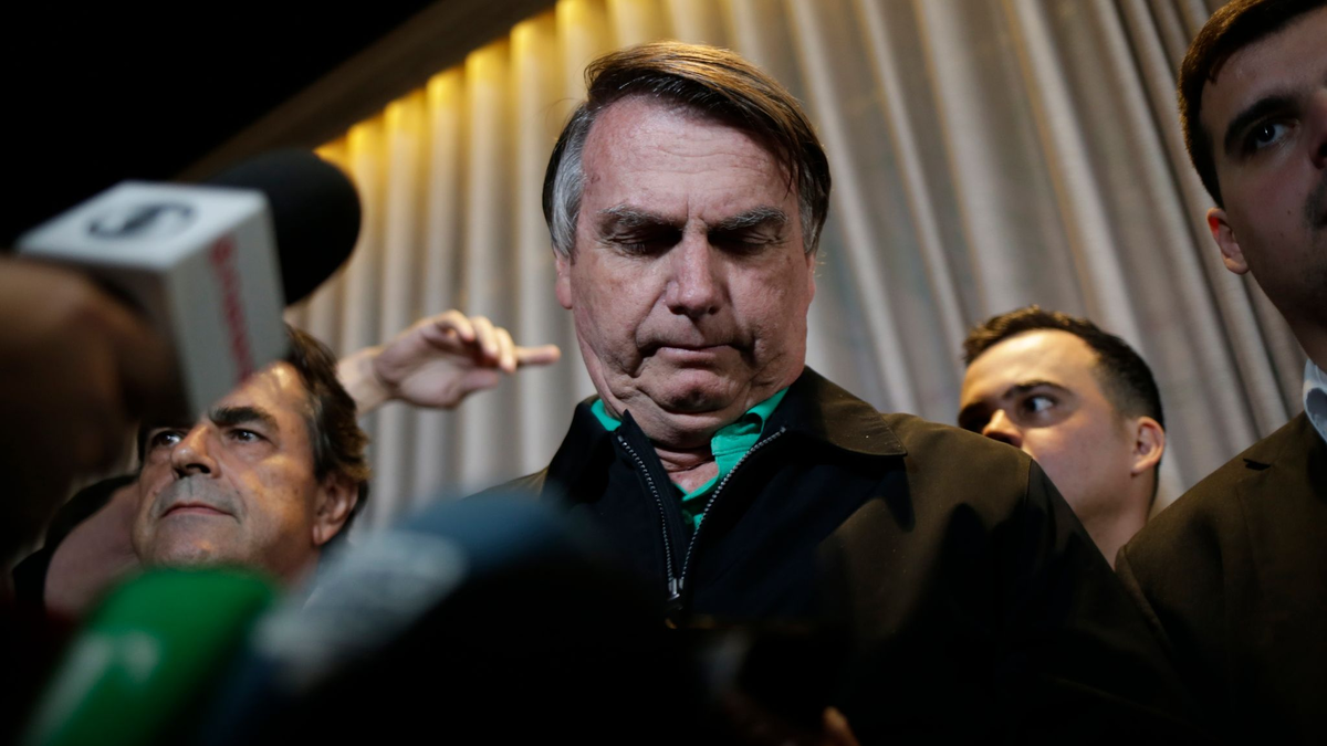 Brasiliens Ex-Präsident Jair Bolsonaro darf  bis 2030 in kein öffentliches Amt gewählt werden. - Foto: Thomas Santos/AP