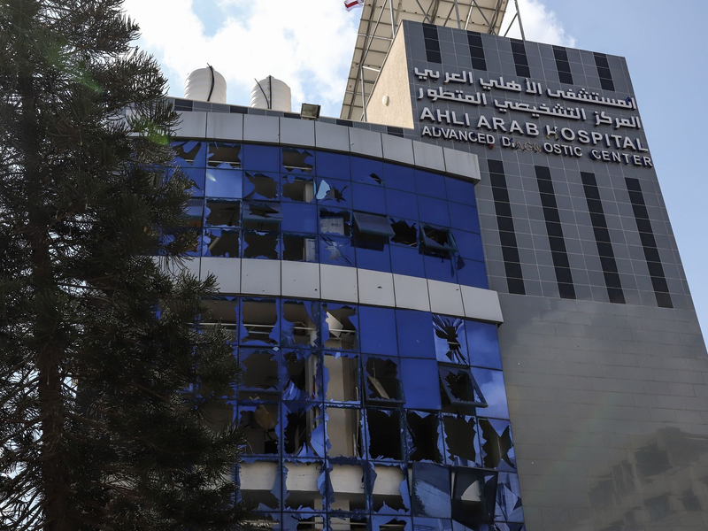 Die verwüstete Al-Ahli-Klinik in Gaza-Stadt. - Foto: Mohammad Abu Elsebah/dpa