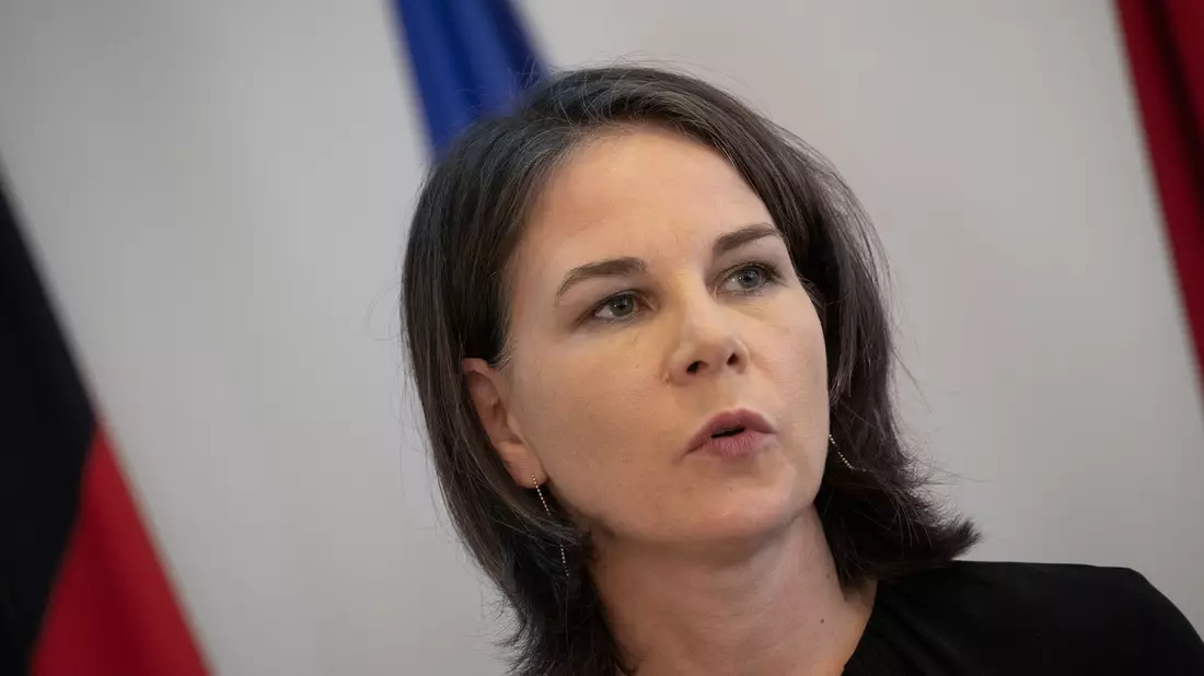 «Nie wieder ist jetzt», schreibt Außenministerin Annalena Baerbock (Grüne) bei X zum versuchten Anschlag auf eine Synagoge in Berlin. - Bild: Gehad Hamdy/dpa