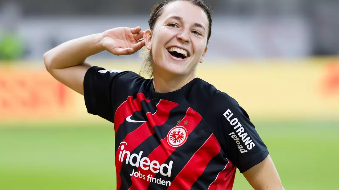 Frankfurter Matchwinnerin gegen Sparta Prag: Barbara Dunst. - Bild: Jürgen Kessler/dpa