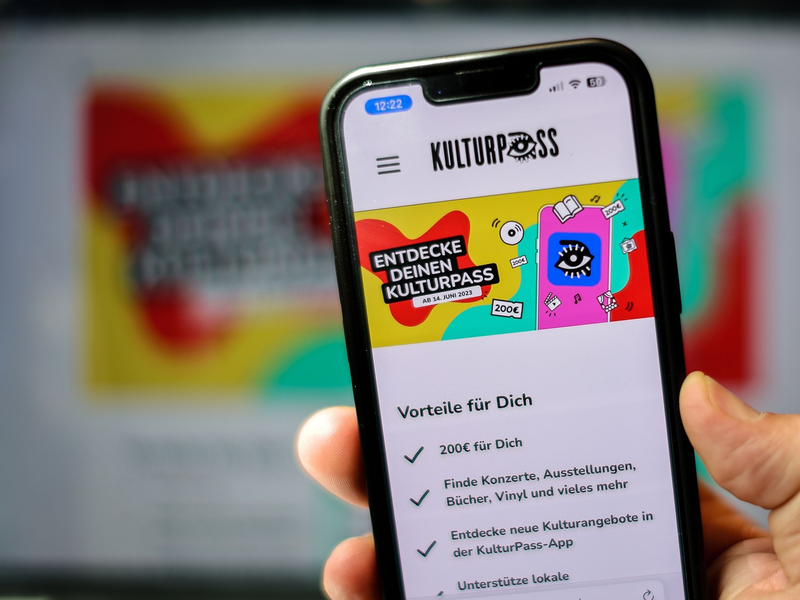 Nach jüngsten Zahlen haben sich bisher 211.570 Jugendliche für den Kulturpass freischalten lassen. - Foto: Jan Woitas/dpa