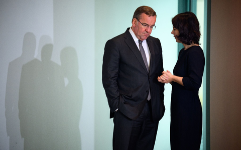 Verteidigungsminister Boris Pistorius und Außenministerin Annalena Baerbock reisen beide unter anderem in den Libanon. - Foto: Bernd von Jutrczenka/dpa