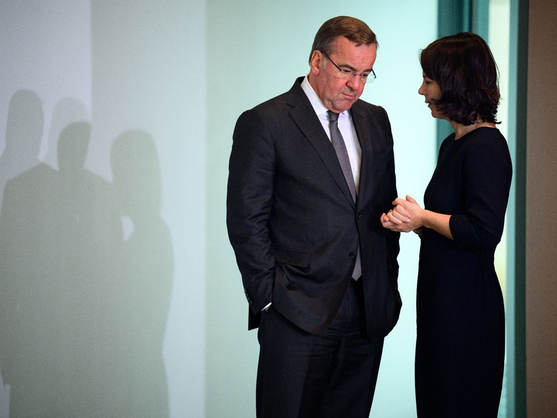 Verteidigungsminister Boris Pistorius und Außenministerin Annalena Baerbock reisen beide unter anderem in den Libanon. - Foto: Bernd von Jutrczenka/dpa