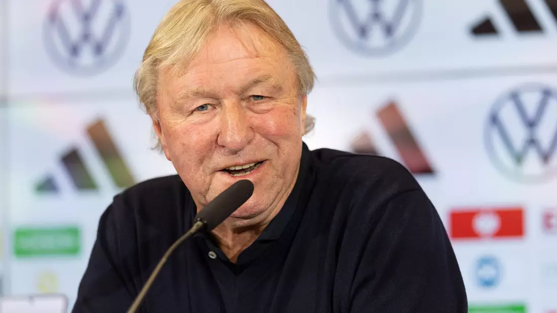 Will mit den DFB-Frauen das Olympia-Ticket lösen: Horst Hrubesch. - Bild: Jürgen Kessler/dpa