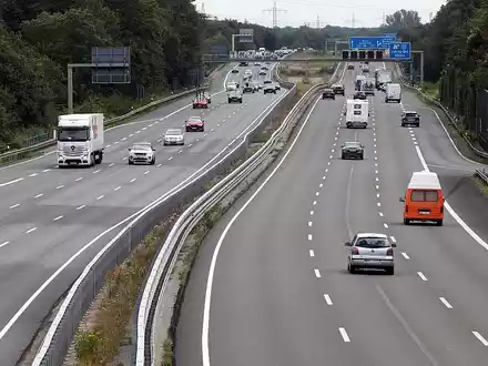 Autobahn (Archiv) - Foto: über dts Nachrichtenagentur
