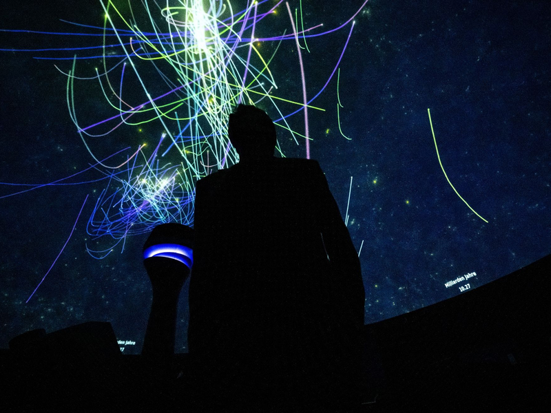 Das Kopernikanische Planetarium von Sendtner (1906) in einer Sonderausstellung im Deutschen Museum. - Foto: Sven Hoppe/dpa