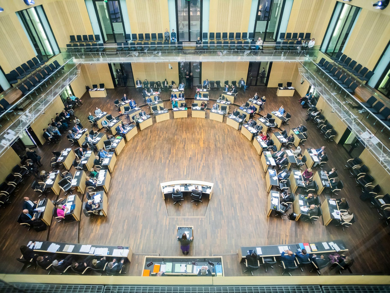 Regelsätze für Bürgergeld und Sozialhilfe steigen. Der Bundesrat stimmte einer entsprechenden Verordnung der Bundesregierung zu. - Foto: Christoph Soeder/dpa