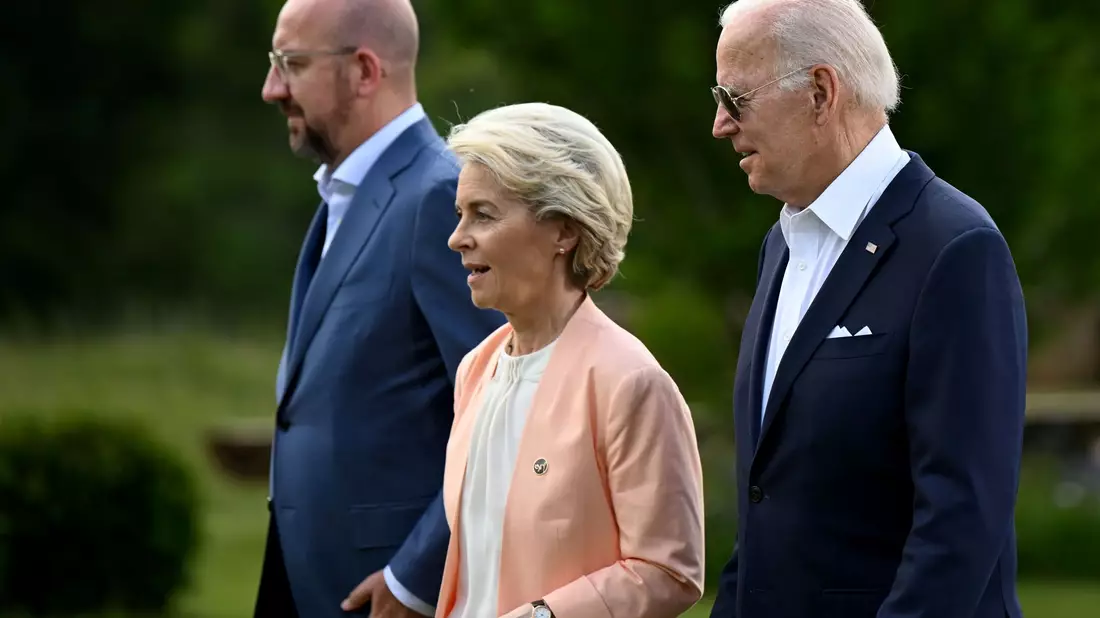 Charles Michel (l-r), Präsident des Europäischen Rates, Ursula von der Leyen, Präsidentin der Europäischen Kommission (EU), und US-Präsident Joe Biden 2022 in Deutschland. - Bild: Sven Hoppe/dpa