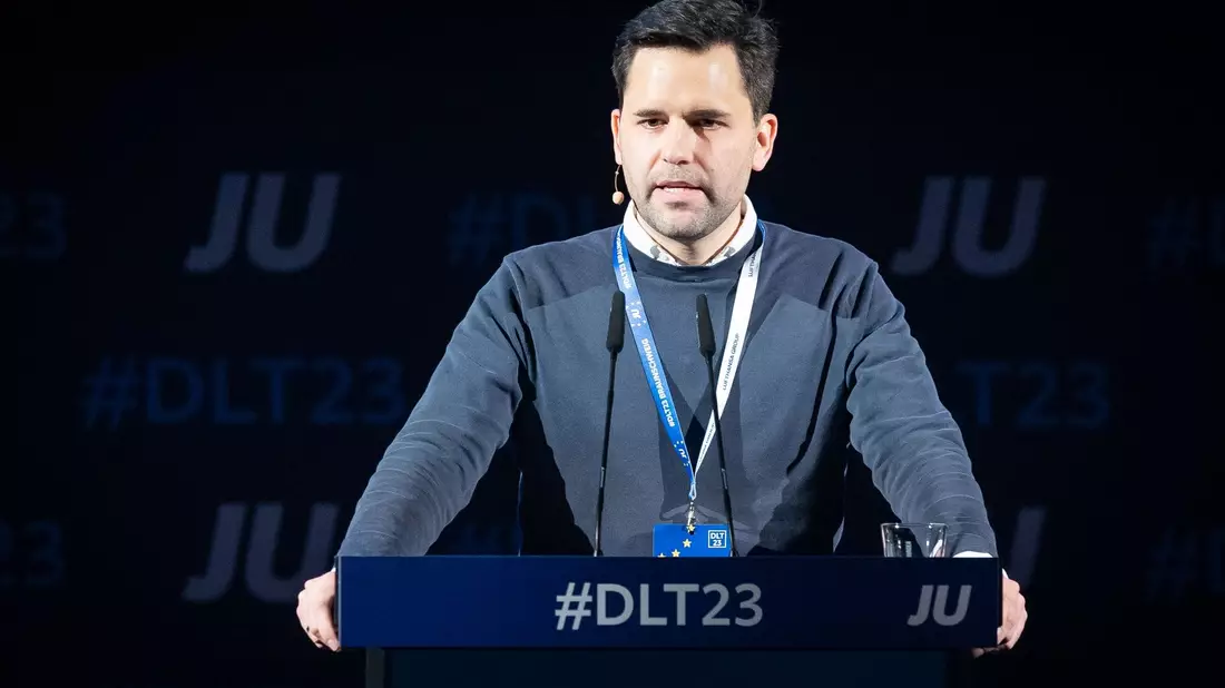 Johannes Winkel spricht auf dem 75. Deutschlandtag der Jungen Union. - Bild: Moritz Frankenberg/dpa