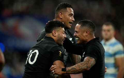 Die Neuseeländer setzten sich deutlich gegen Argentinien durch. - Foto: Christophe Ena/AP/dpa