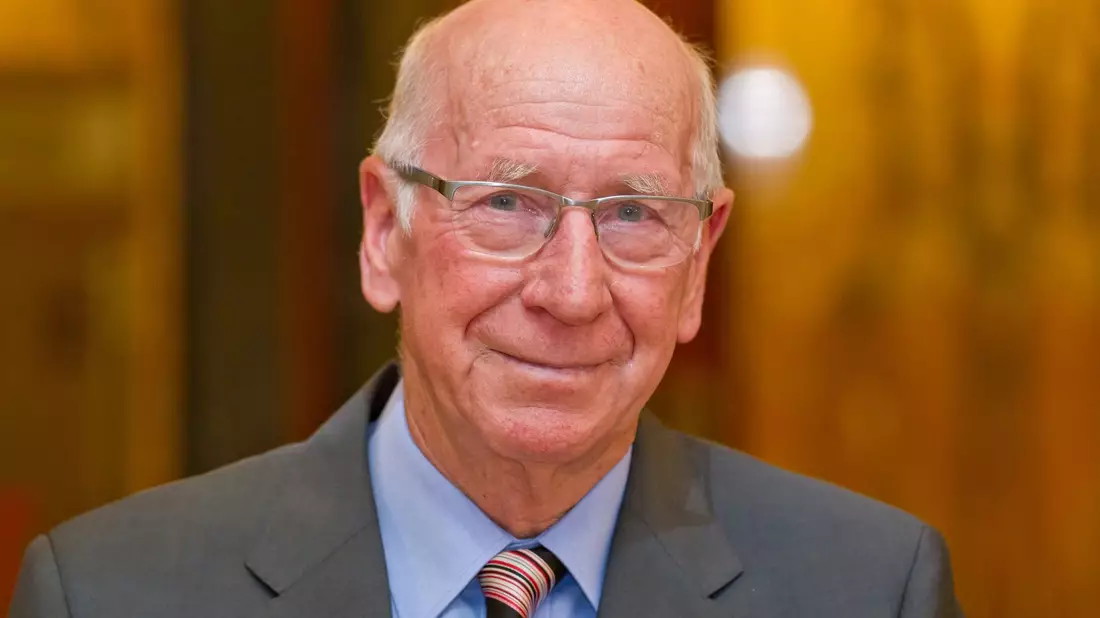 England trauert um Fußball-Legende Sir Bobby Charlton. - Bild: picture alliance / Daniel Karmann/dpa