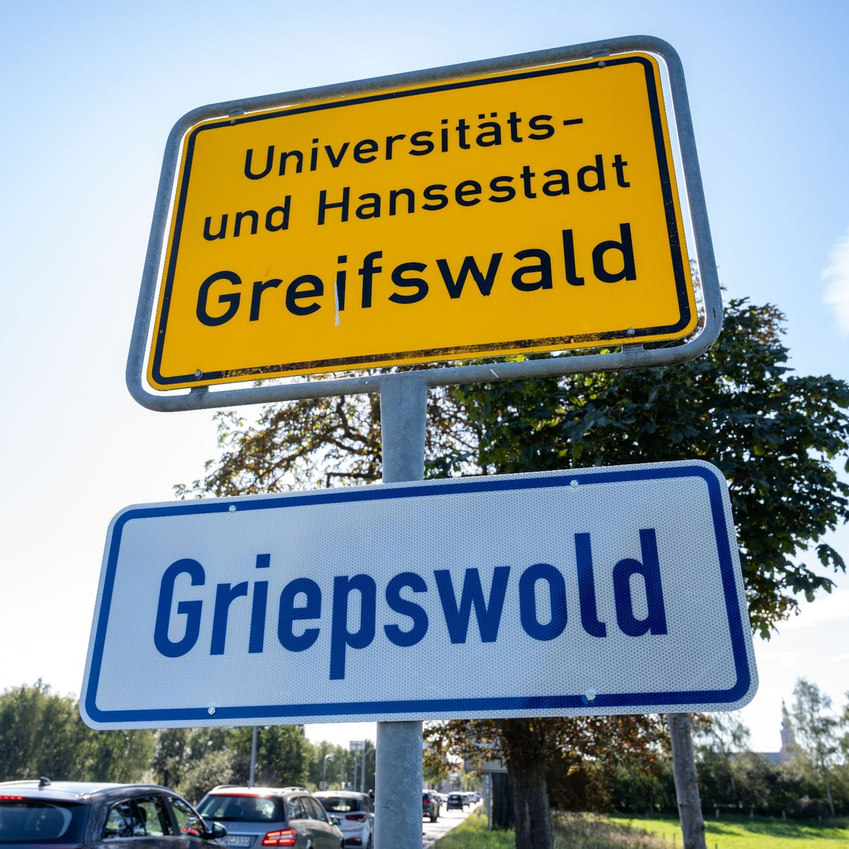 In Greifswald wurde eine zerstückelte Leiche in einer Wohnung gefunden. Die Polizei ermittelt. - Foto: Stefan Sauer/dpa