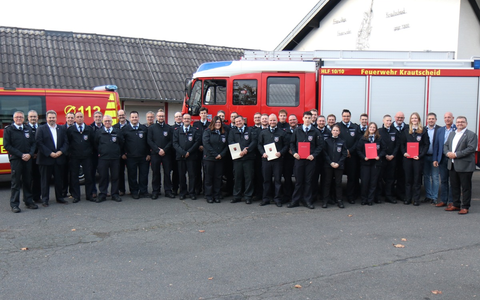 FW VG Asbach: Wehren der VG Asbach treffen sich zum Feuerwehrtag / Zahlreichen Neuaufnahmen und Ehrungen in Kölsch-Büllesbach - Foto: presseportal.de
