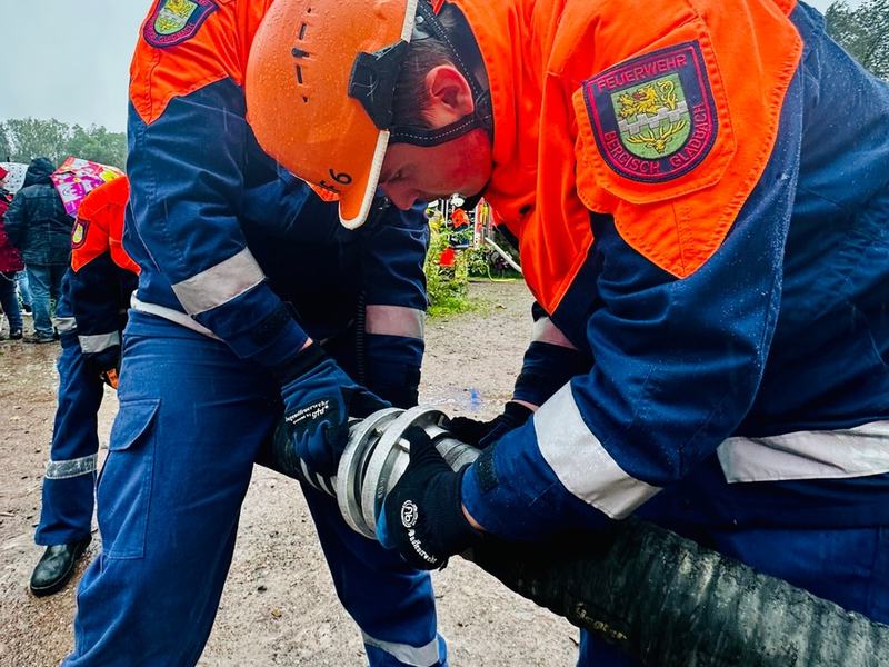 FW-GL: Jahresabschlussübung der Jugendfeuerwehr Bergisch Gladbach - Foto: presseportal.de