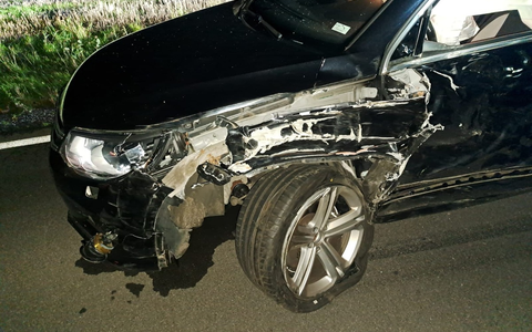 FFW Fredenbeck: PKW kollidiert mit Traktor / PKW-Insassen verletzt - Foto: presseportal.de