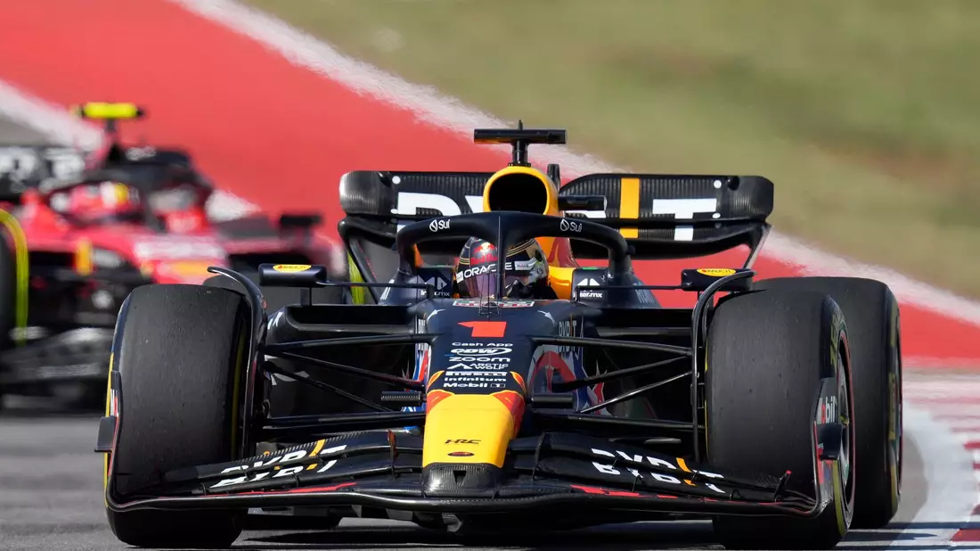 Im Red Bull fuhr Max Verstappen beim Großen Preis der USA zum Sieg. - Bild: Nick Didlick/AP/dpa