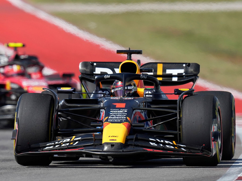 Im Red Bull fuhr Max Verstappen beim Großen Preis der USA zum Sieg. - Foto: Nick Didlick/AP/dpa
