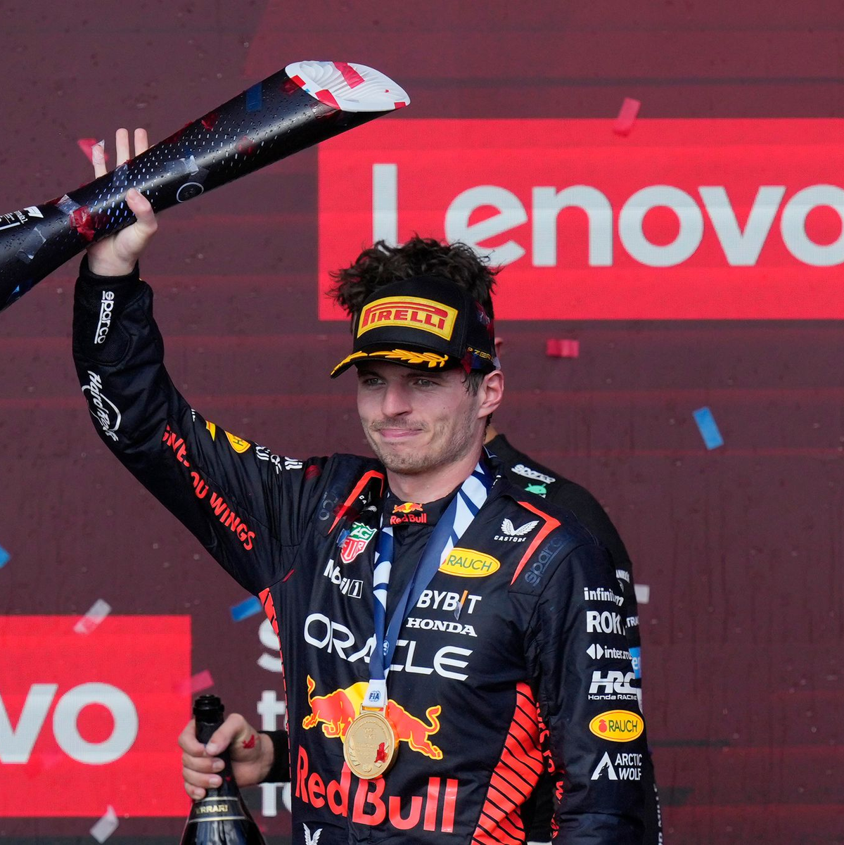 Max Verstappen holt im Titelkampf immer mehr auf. - Foto: Nick Didlick/AP/dpa
